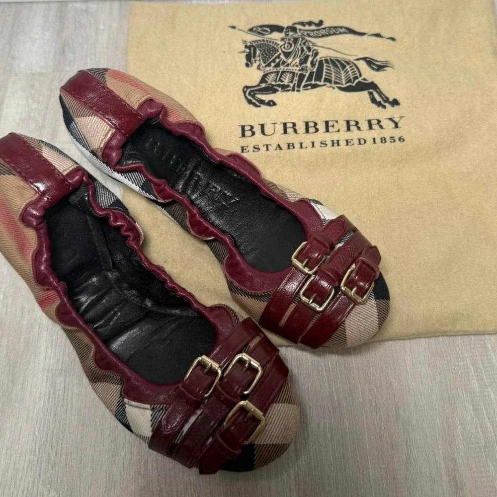 Burberry Nova Check Ballet Flats Red Leather Buckle Women Size 35 us 4.5-5 - Picture 2 of 8